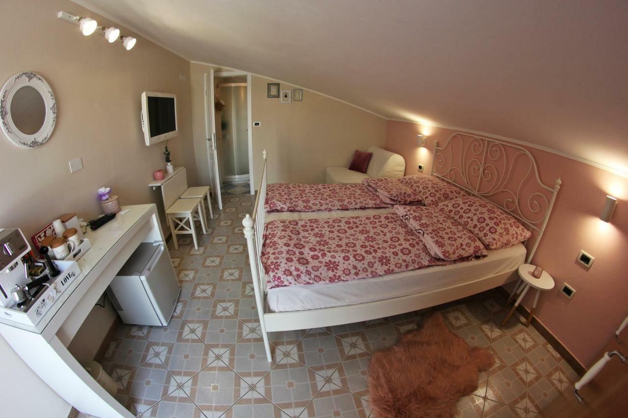 Room And Apartment Doris Lovrecica  Ngoại thất bức ảnh