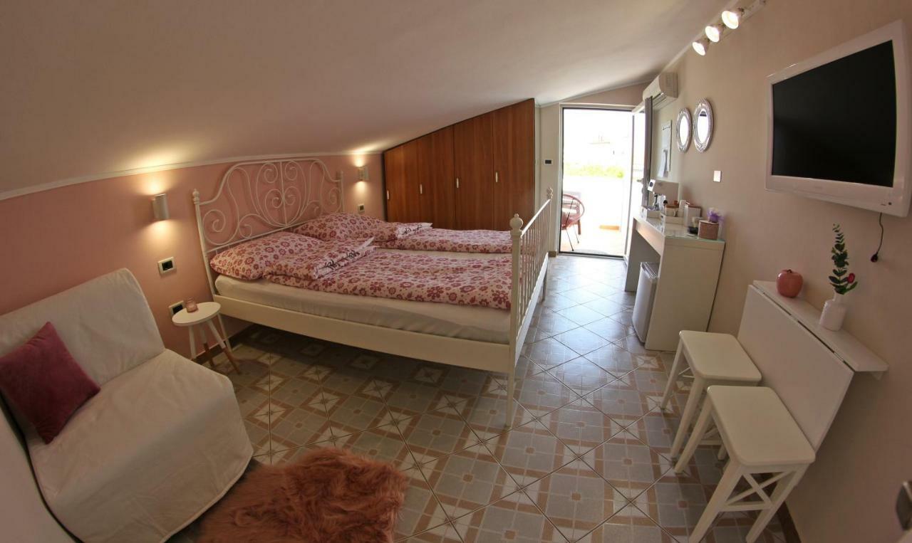 Room And Apartment Doris Lovrecica  Ngoại thất bức ảnh