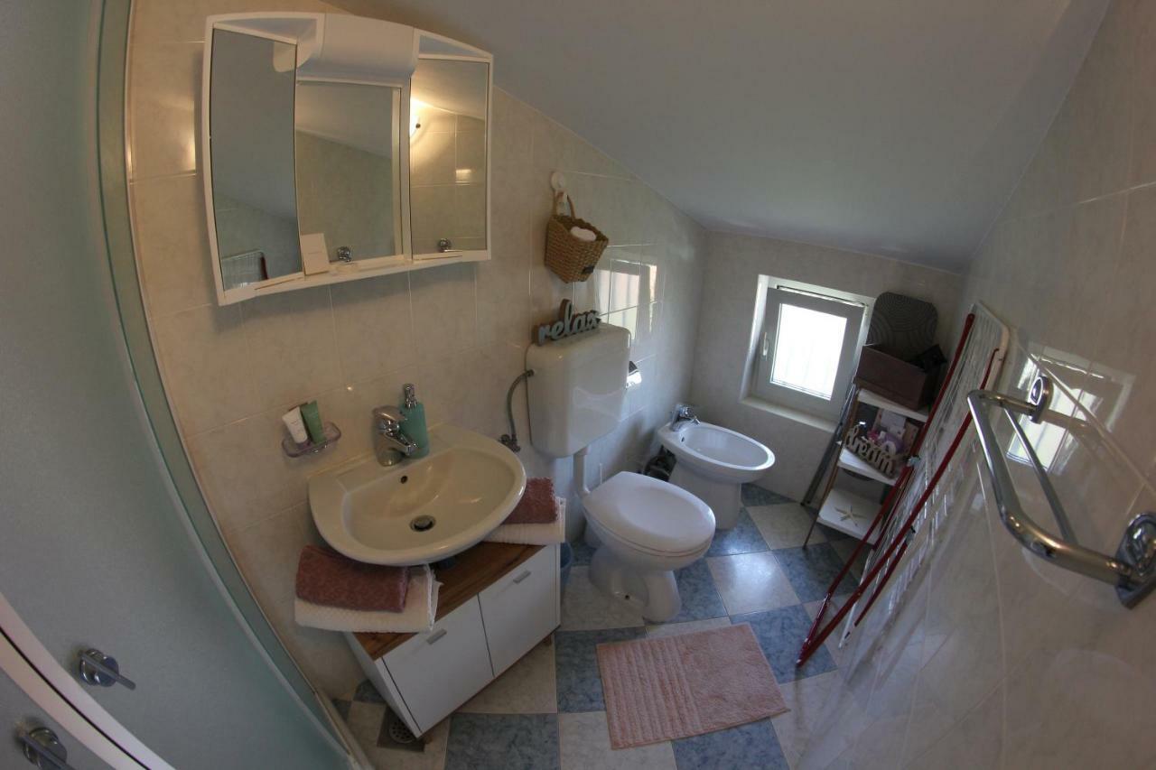 Room And Apartment Doris Lovrecica  Ngoại thất bức ảnh