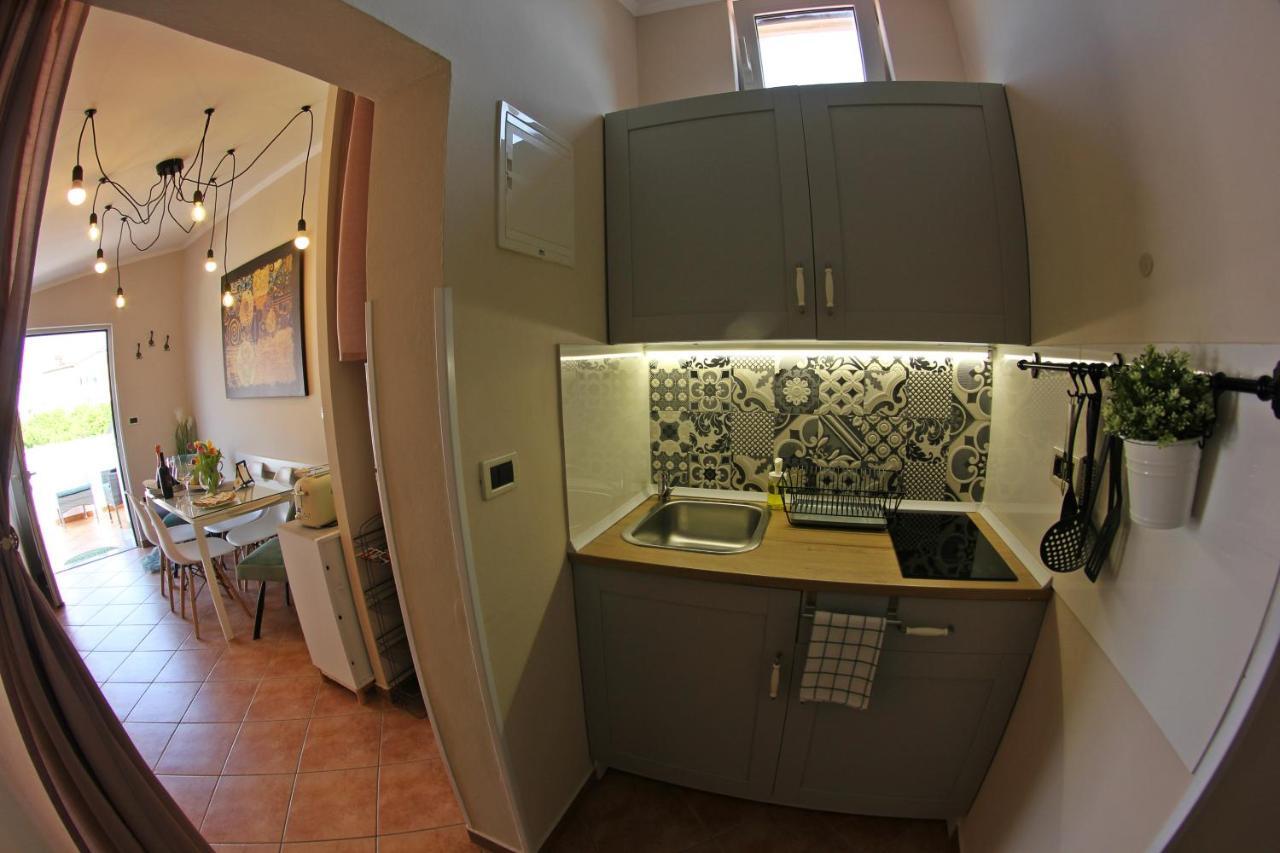 Room And Apartment Doris Lovrecica  Ngoại thất bức ảnh